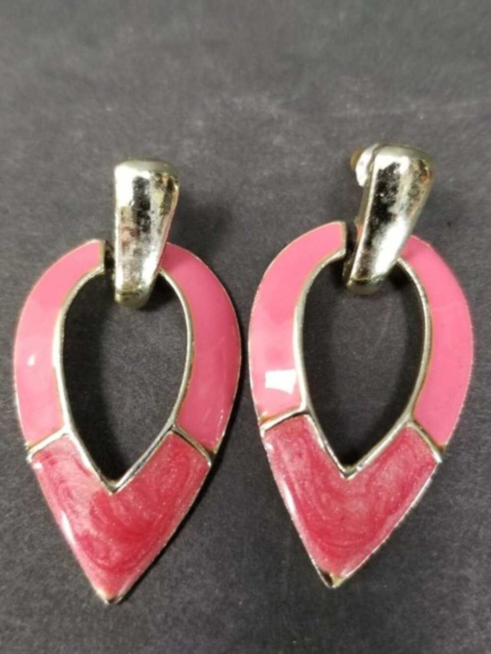 Vintage Style Pink Enamel Gold Tone Teardrop Dangle Earrings Retro 80s Geometric